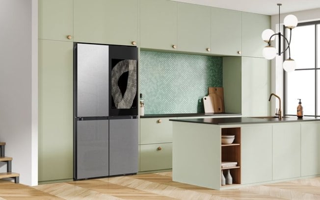 Samsung lança a geladeira Family Hub com tela de 32 polegadas e IA