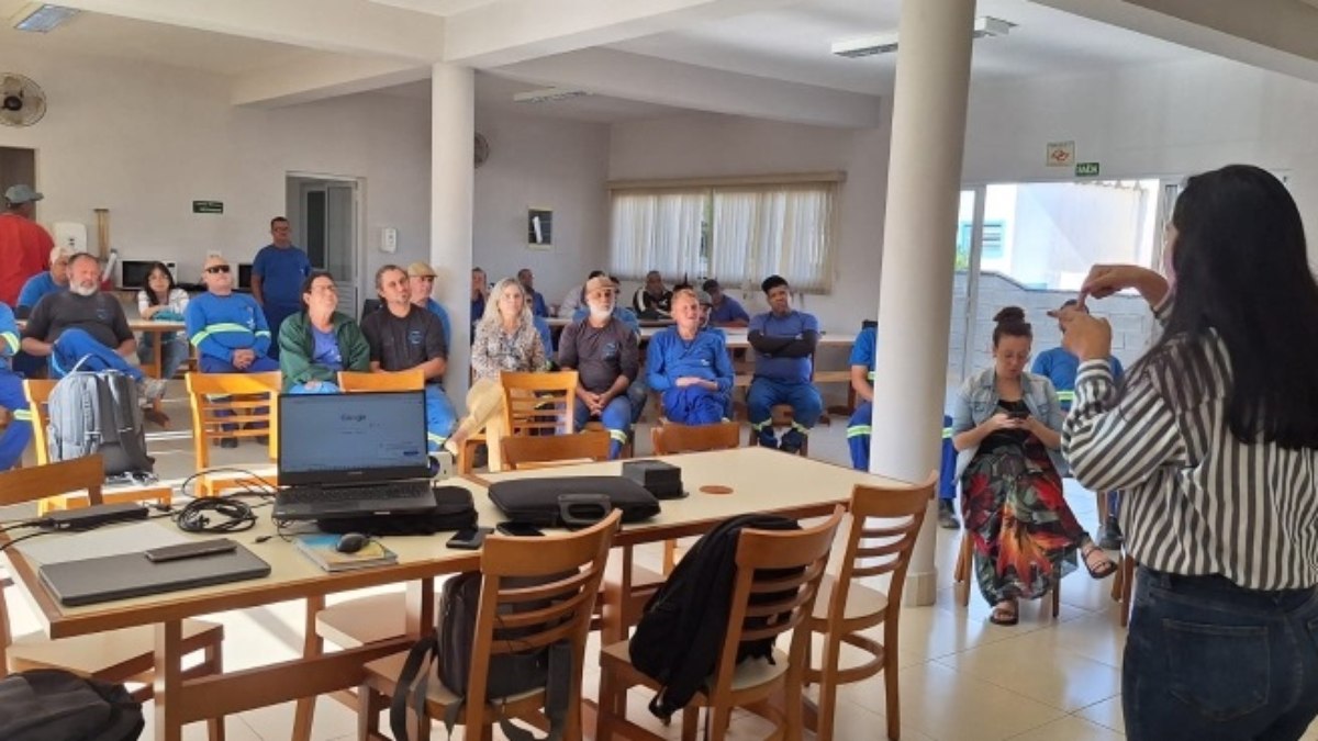Servidores da Sanebavi durante treinamento com a Comgás Servidores da Sanebavi durante treinamento com a Comgás