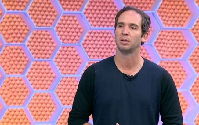 Caio Ribeiro com Luis Roberto e Paulo Nunes: comentarista é um dos principais nomes nas transmissões de jogos da Globo