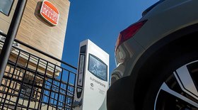 Burger King e EZVolt instalam  rede de recarga de elétricos no RJ e SP