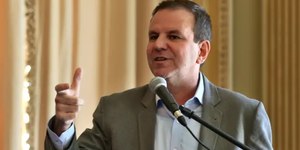 Paes chega a 55% e abre vantagem na disputa pelo governo do Rio