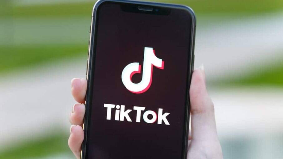 TikTok é acusado de racismo e culpa algoritmo por censurar antirracismo