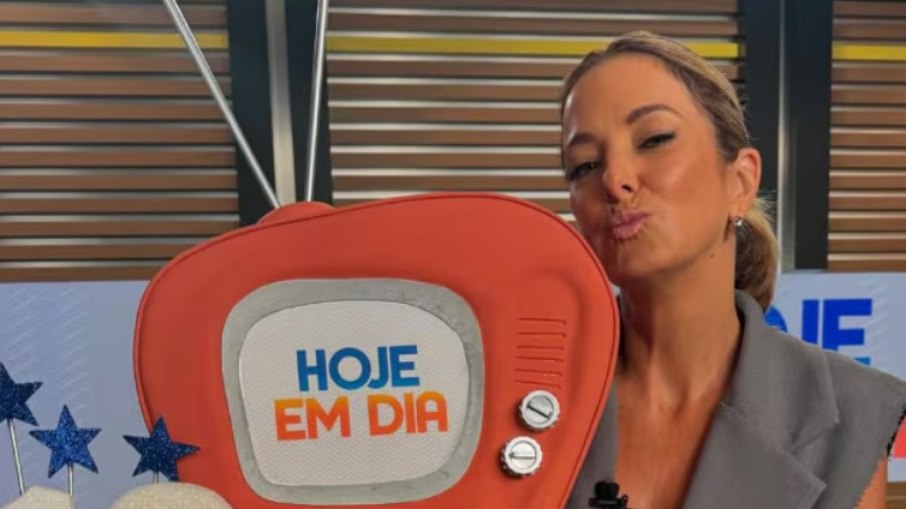 Ticiane Pinheiro nega convite da Globo e diz se divertir com boatos Ticiane Pinheiro nega convite da Globo e diz se divertir com boatos