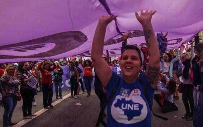 Mariana Dias, presidente da UNE, durante ato do último sábado; a campanha da UNE contra Bolsonaro promete continuar