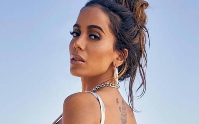 Anitta é denunciada por xenofobia