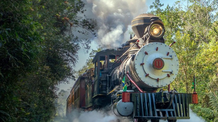 Conheça o passeio de trem realizado por uma Maria Fumaça de 1884