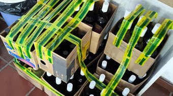 Opera%C3%A7%C3%A3o%20apreende%20bebidas%20irregulares%20com%20risco%20de%20metanol