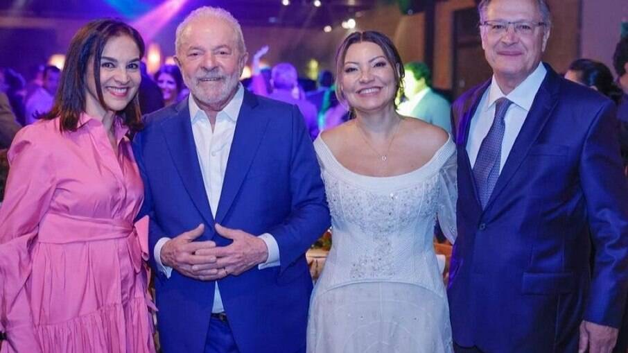 Alckmin e sua esposa no casamento de Lula e Janja