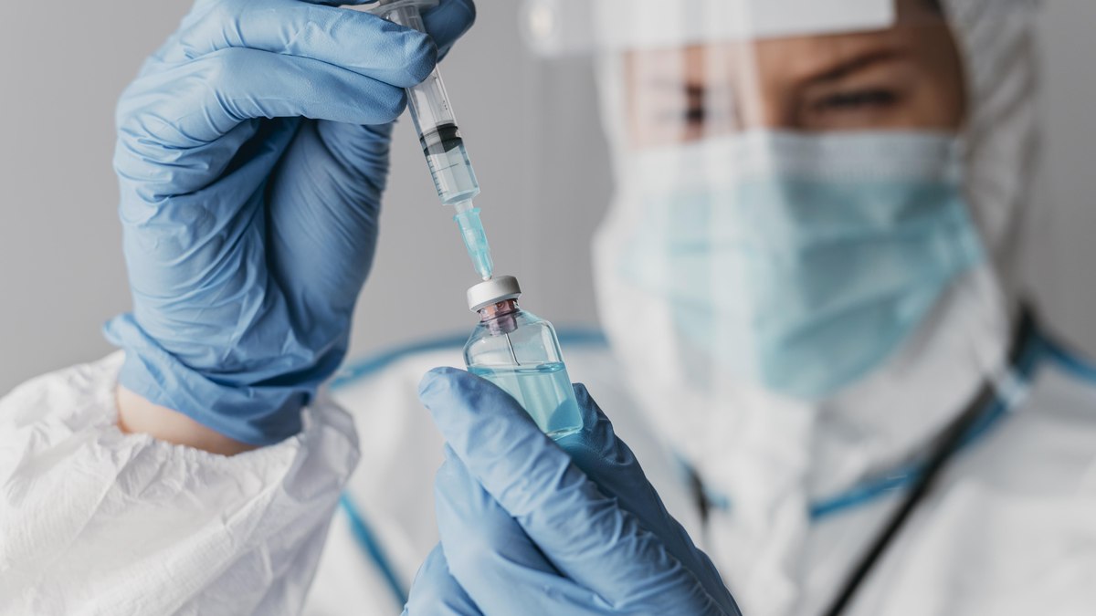 Segundo o Ministério da Saúde, foram aplicados até agora 488,73 milhões de doses da vacina contra a covid-19.