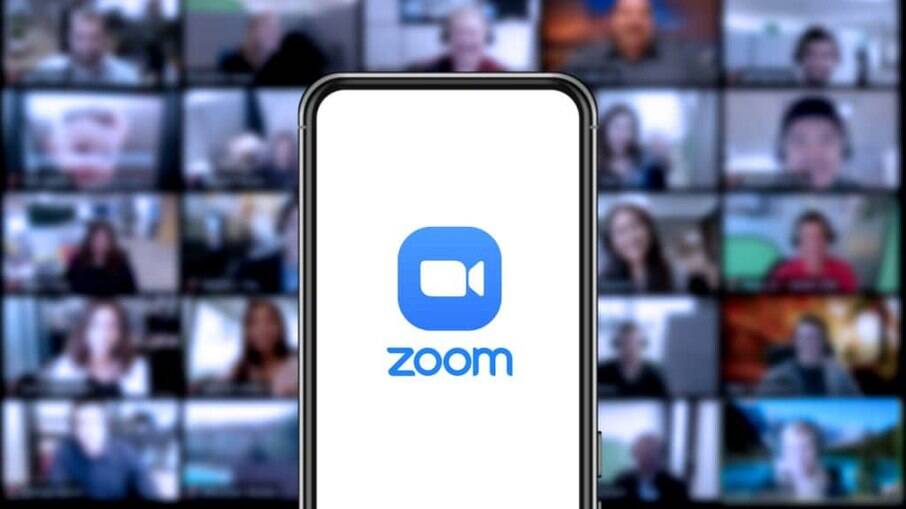 CEO que demitiu 900 funcionários por Zoom é afastado da empresa