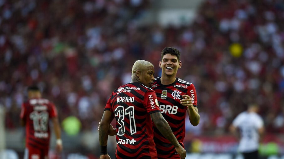 Flamengo goleou o Athletico pelo Brasileirão