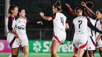 Flamengo%20goleia%20Alian%C3%A7a-GO%20na%20estreia%20pela%20Copinha%20Feminina