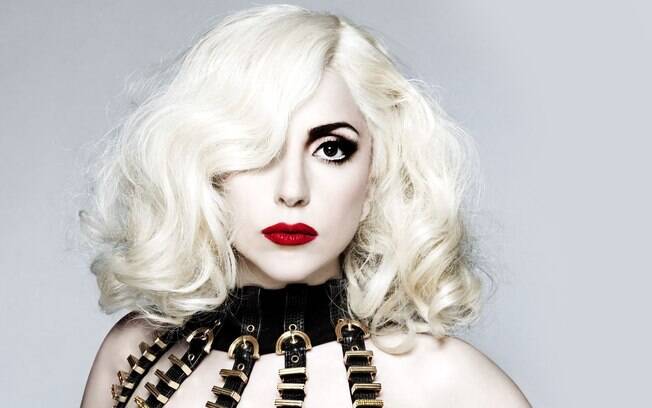 Lady Gaga já revelou que tem duas músicas que falam sobre a situação traumática pela qual passou