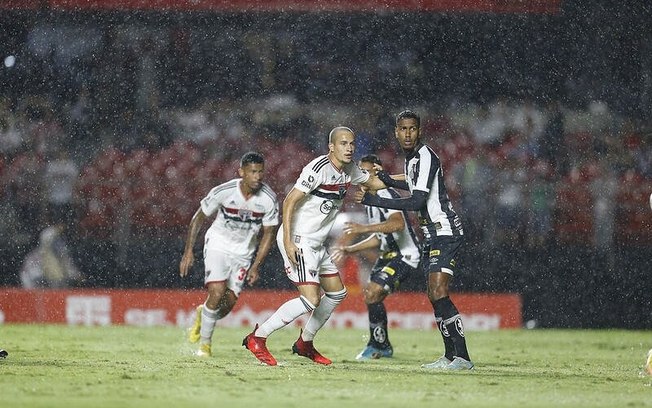 O São Paulo venceu o Santos por 3 a 1 no Morumbi, ano passado, pelo Campeonato Paulista - Foto: Paulo Pinto / saopaulofc.net