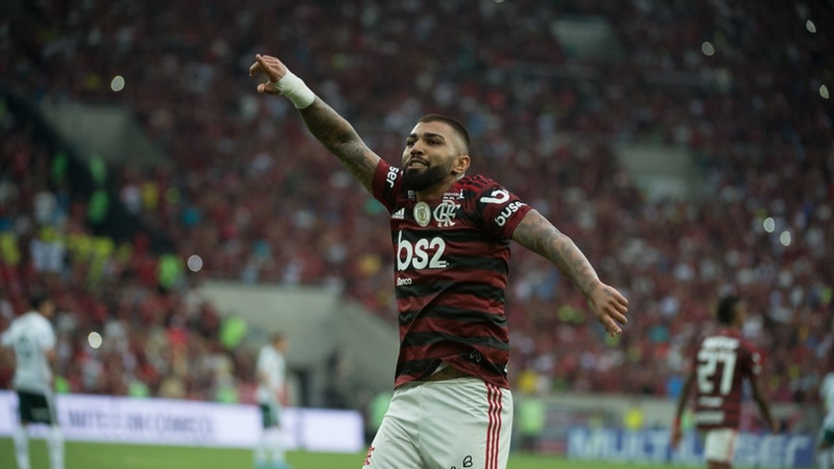 Flamengo e Palmeiras reacendem rivalidade em jogo decisivo