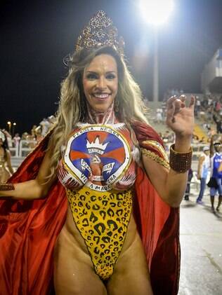 Nudez e pintura corporal no carnaval brasileiro