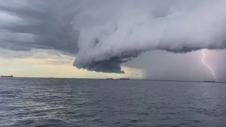 Defesa Civil de SP emite alerta para chuva forte no litoral