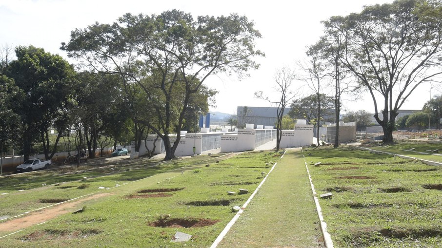 Cemitério Municipal de Guarulhos, onde supostamente Fernando estaria enterrado Cemitério Municipal de Guarulhos, onde supostamente Fernando estaria enterrado