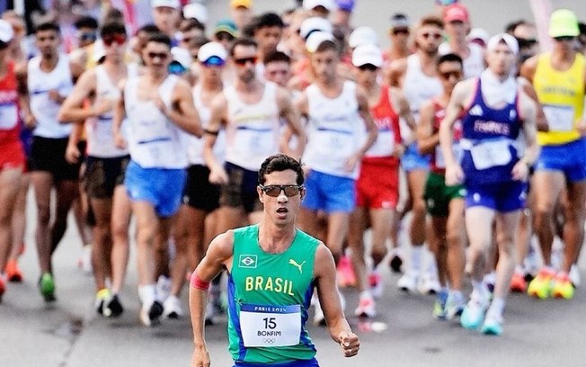 Medalhista de prata, Caio Bonfim tem apoio do GDF