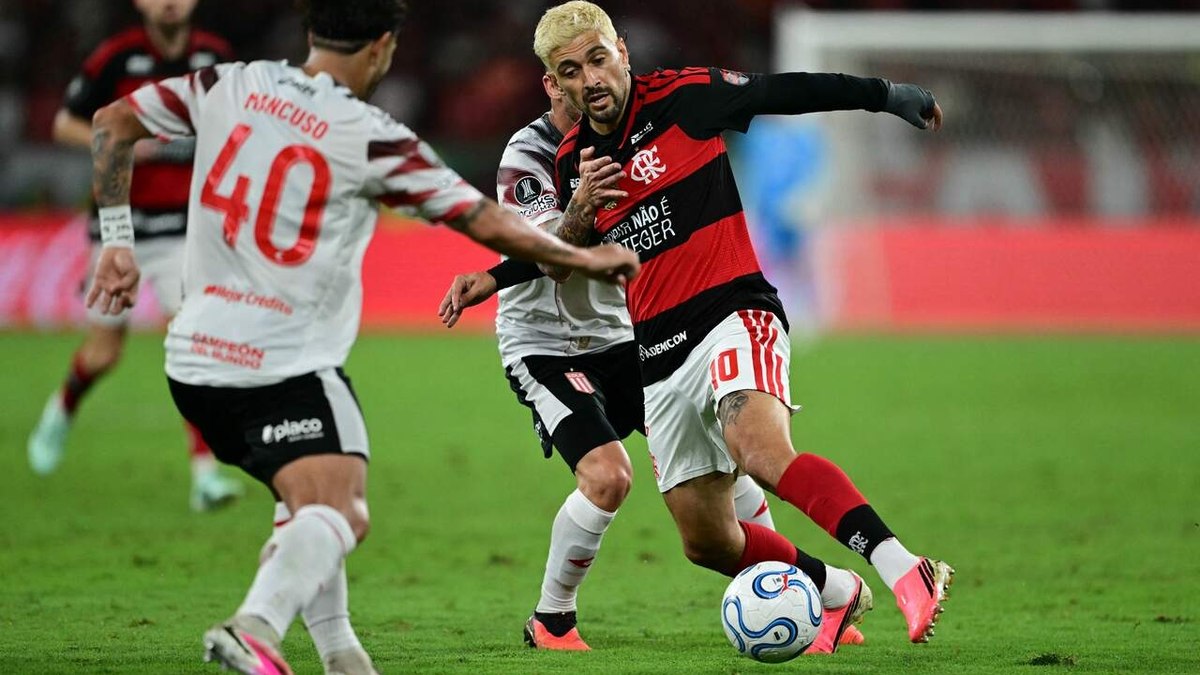 “Não fomos o time que tinhamos que ser”, lamenta Arrascaeta