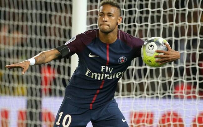 Neymar processou o Barcelona para receber bônus por renovação e recebeu apoio do FifPro 