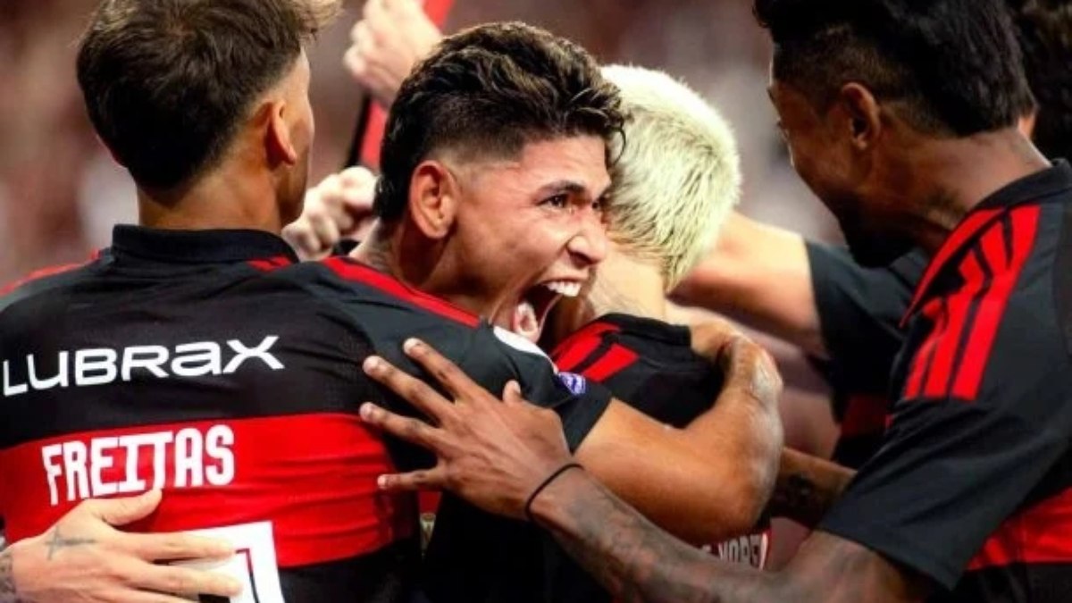 Flamengo vence Fluminense em jogo equilibrado e mantém liderança no Brasileirão
