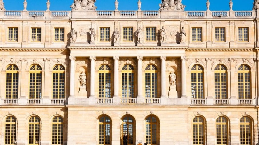 Palácio de Versalhes é evacuado nesta quarta-feira (18)