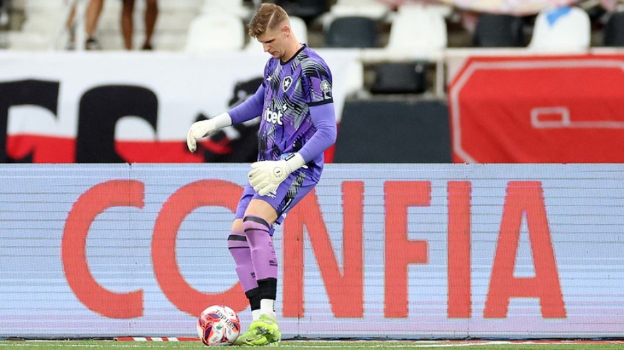 Raul deve ganhar chance no time titular do Botafogo contra o Flamengo nete sábado (14)
