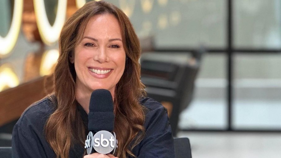 Regina Volpato revela que redes sociais superaram salário do SBT em 6 meses Regina Volpato revela que redes sociais superaram salário do SBT em 6 meses