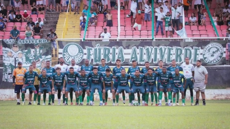 Ex-jogador do Flamengo foi contratado pelo Palmeiras Futebol Clube de Pará de Minas para disputar campeonato de várzea Ex-jogador do Flamengo foi contratado pelo Palmeiras Futebol Clube de Pará de Minas para disputar campeonato de várzea