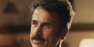 Novo personagem entra em Êta Mundo Melhor! e muda vida de Ernesto