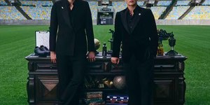 Kaká e Cannavaro transformam Maracanã em palco de marca