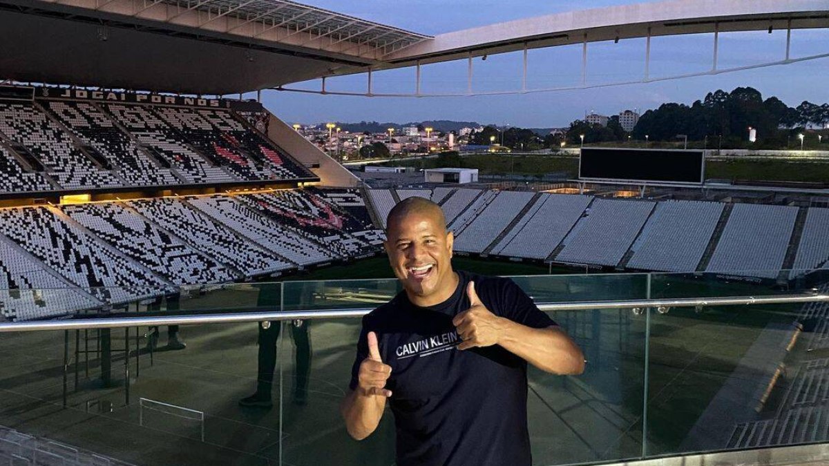 Ídolo do Corinthians, Marcelinho Carioca quer lutar contra ex-BBB