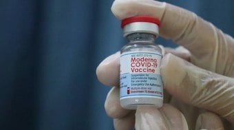 Projeto que retira vacina da Covid obrigatória para crianças avança 