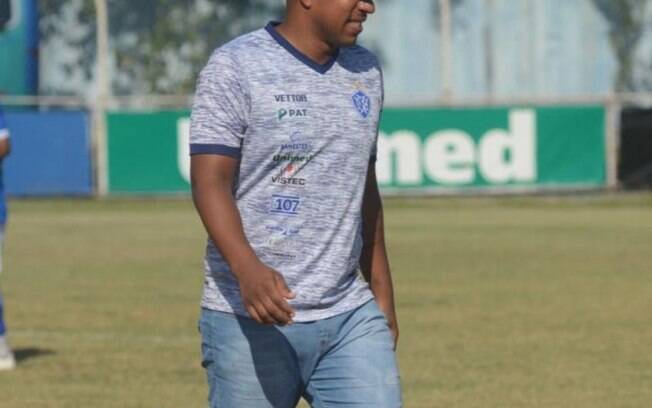 Técnico Rodrigo César comemora boa estreia do Vitória na Copa Espírito Santo