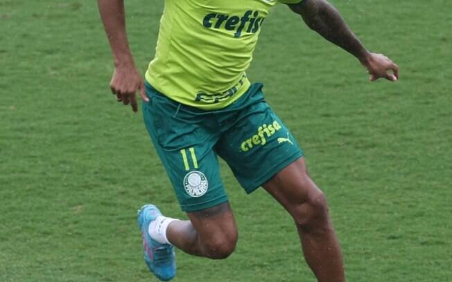 Wesley usa o próprio Abel como motivação para cavar seu espaço no Palmeiras