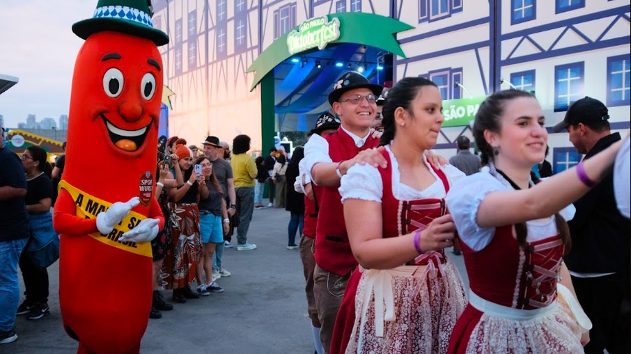 Festival, que celebra a cultura e a gastronomia alemã, estende sua programação no local até o dia 4 de outubro Festival, que celebra a cultura e a gastronomia alemã, estende sua programação no local até o dia 4 de outubro