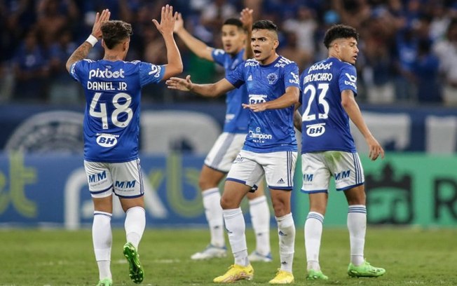 Líder isolado, Cruzeiro busca melhor campanha e recorde de vitórias na Série B