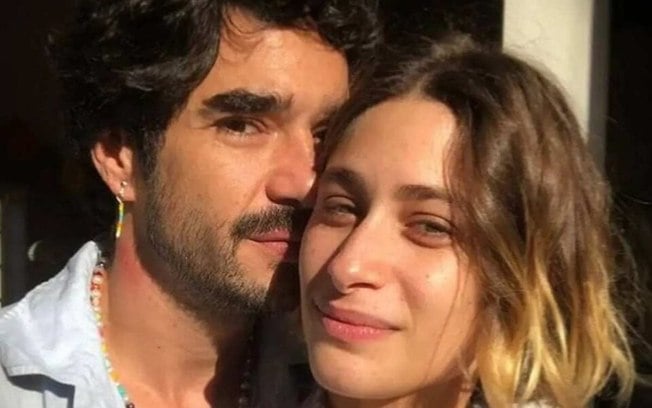 Caio Blat conta sua versão sobre o beijo entre sua esposa e o filho de Cássia Eller