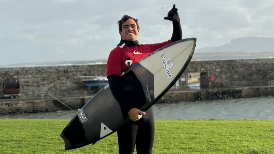 Gabriel Sampaio se destaca no big surf