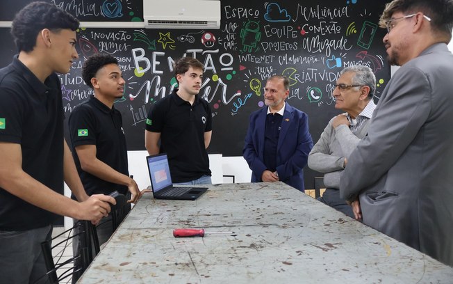 Etecs de São Paulo superam média da OCDE no Pisa 2025