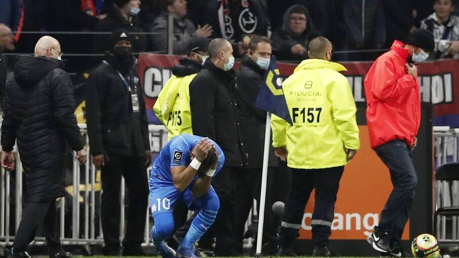 Dimitri Payet foi agredido no clássico contra o Lyon