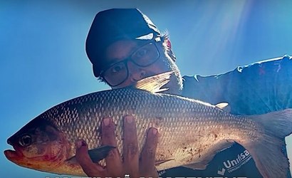Pescador bate recorde com peixe amazônico fisgado em MG