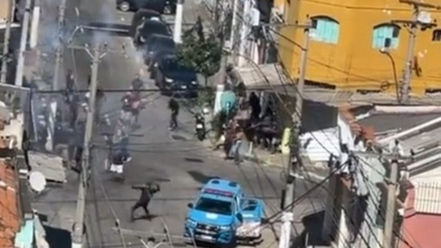 Torcedores entraram em confronto em vários locais no Rio de Janeiro