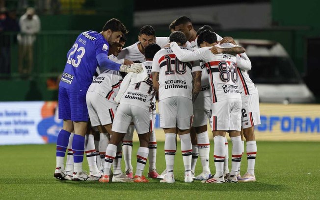 São Paulo tem clássicos e confrontos diretos para se afastar do Z4 