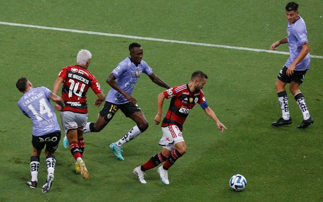 Everton Ribeiro: ‘Daremos todo o suporte ao Vitor Pereira’