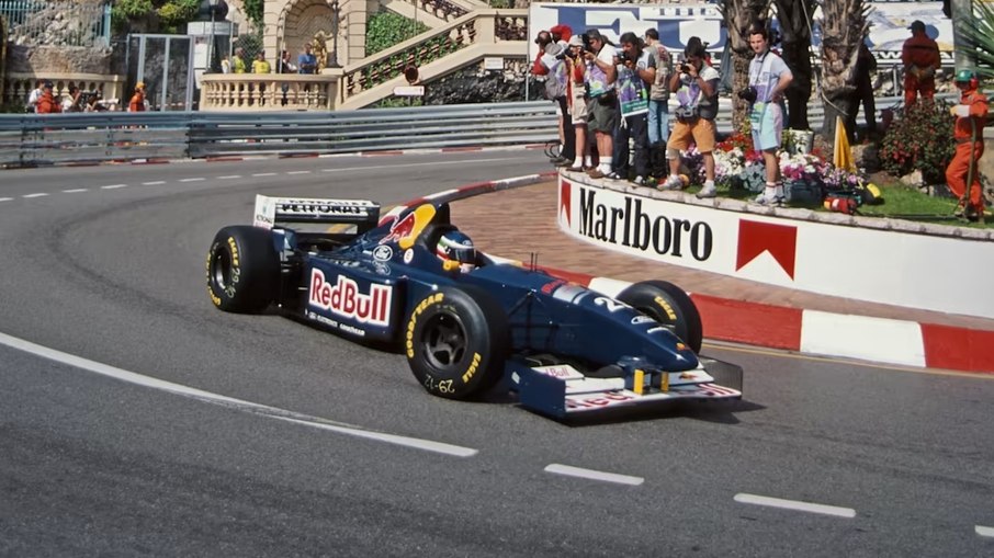 Red Bull patrocinava a Sauber em 1995 (foto) e 1996, que tinha carros equipados com motor Ford.