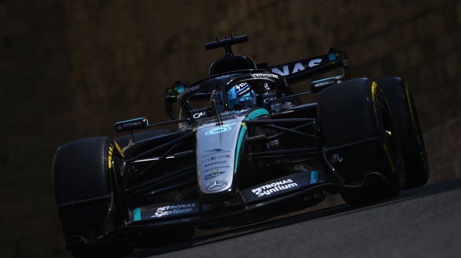 Russell marca pole para o GP do Azerbaijão Russell marca pole para o GP do Azerbaijão
