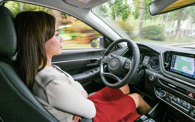 Piloto automático da Hyundai conta com dados de câmeras e sensores, capaz de reproduzir o estilo de condução do motorista