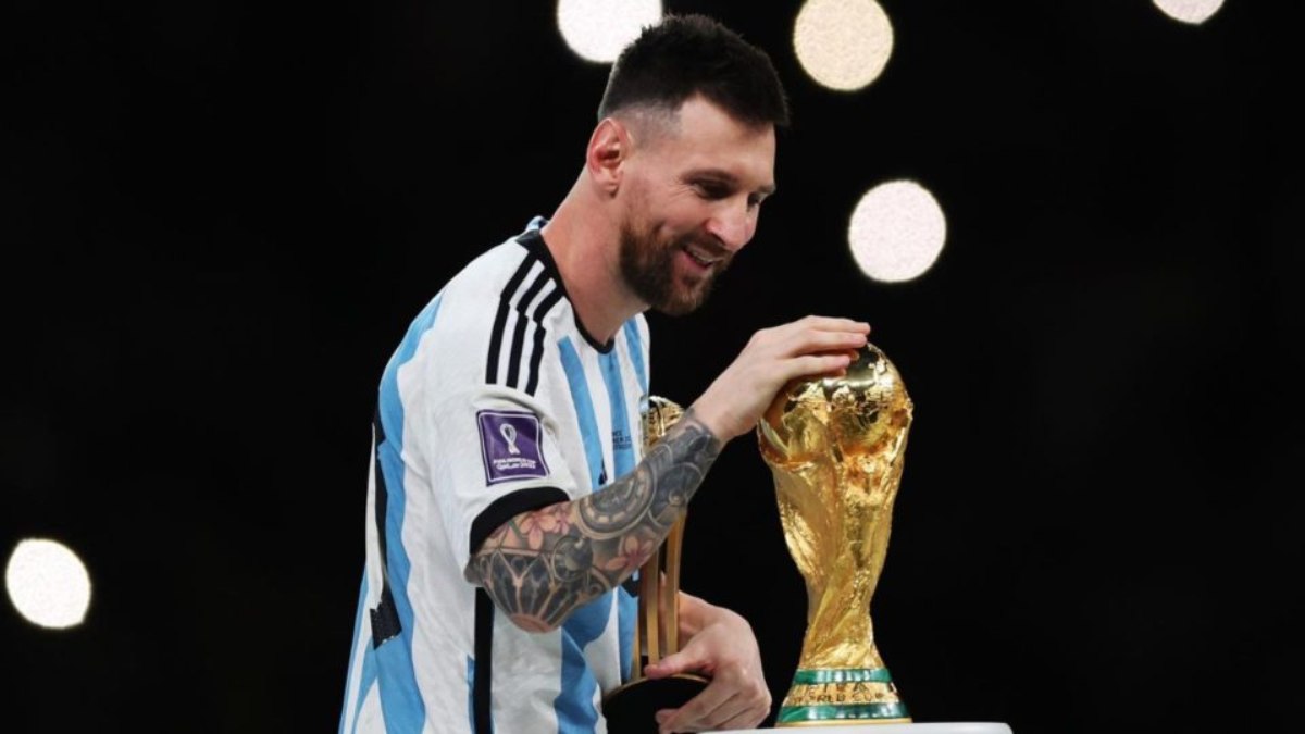 Lionel Messi é o vencedor da Bola de Ouro 2023 : r/futebol